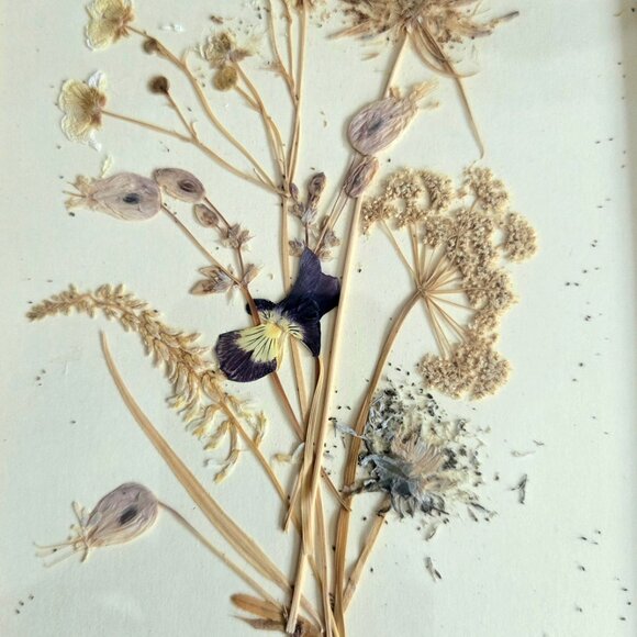 Set of 2 handmade pressed flowers arrangement art. - Picture 2 of 5